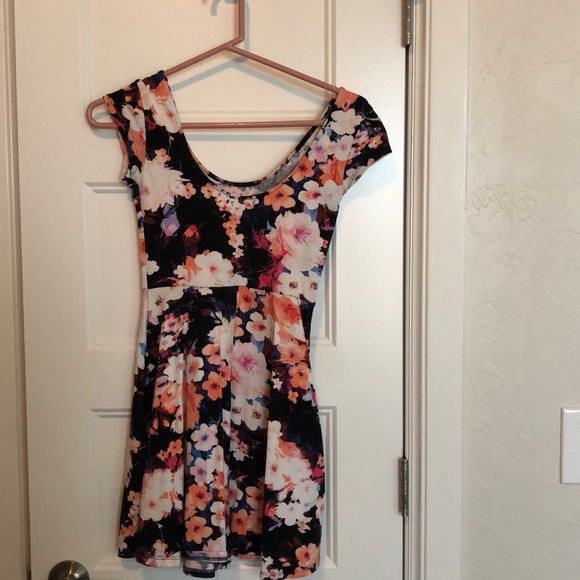 Black floral mini dress - Picture 2 of 2